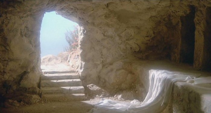 picture of christ's empty tomb